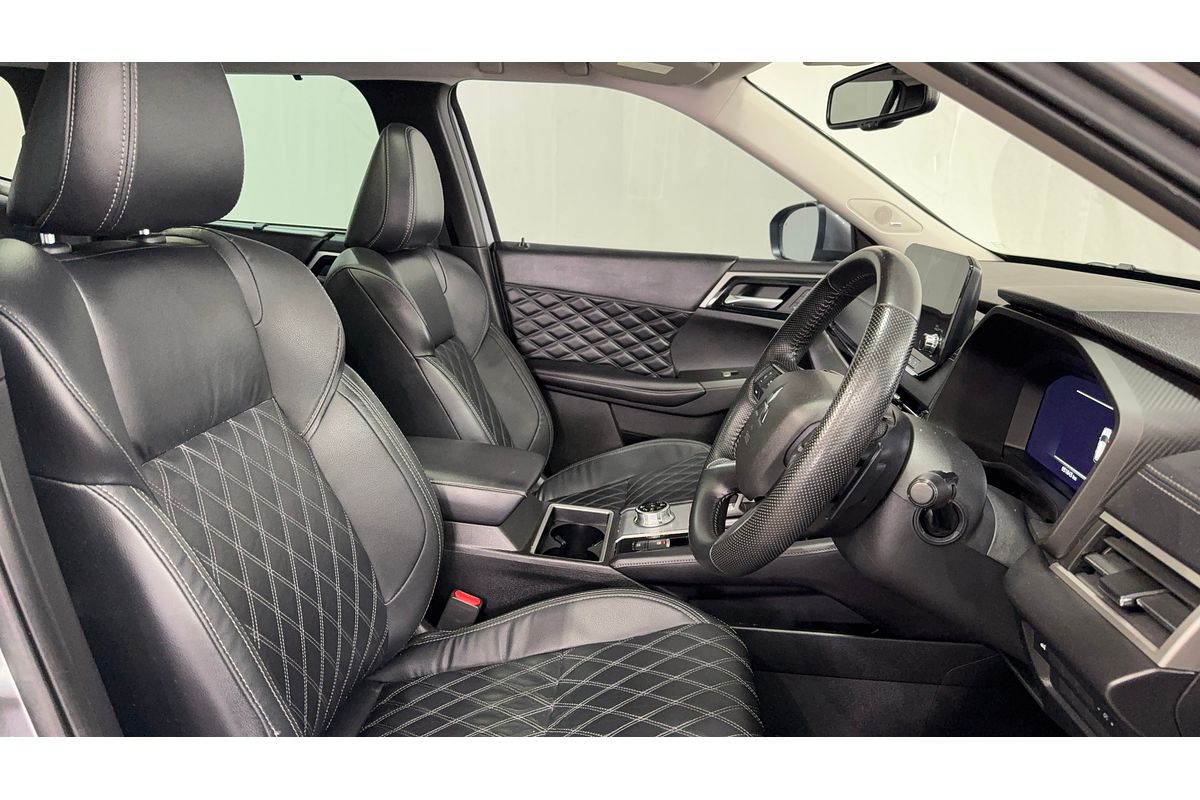 2022 Mitsubishi Outlander Exceed ZM