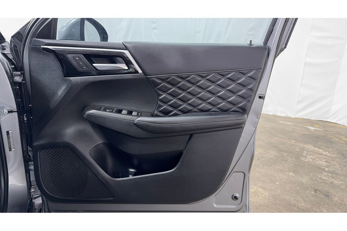 2022 Mitsubishi Outlander Exceed ZM