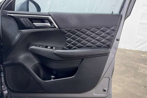 2022 Mitsubishi Outlander Exceed ZM