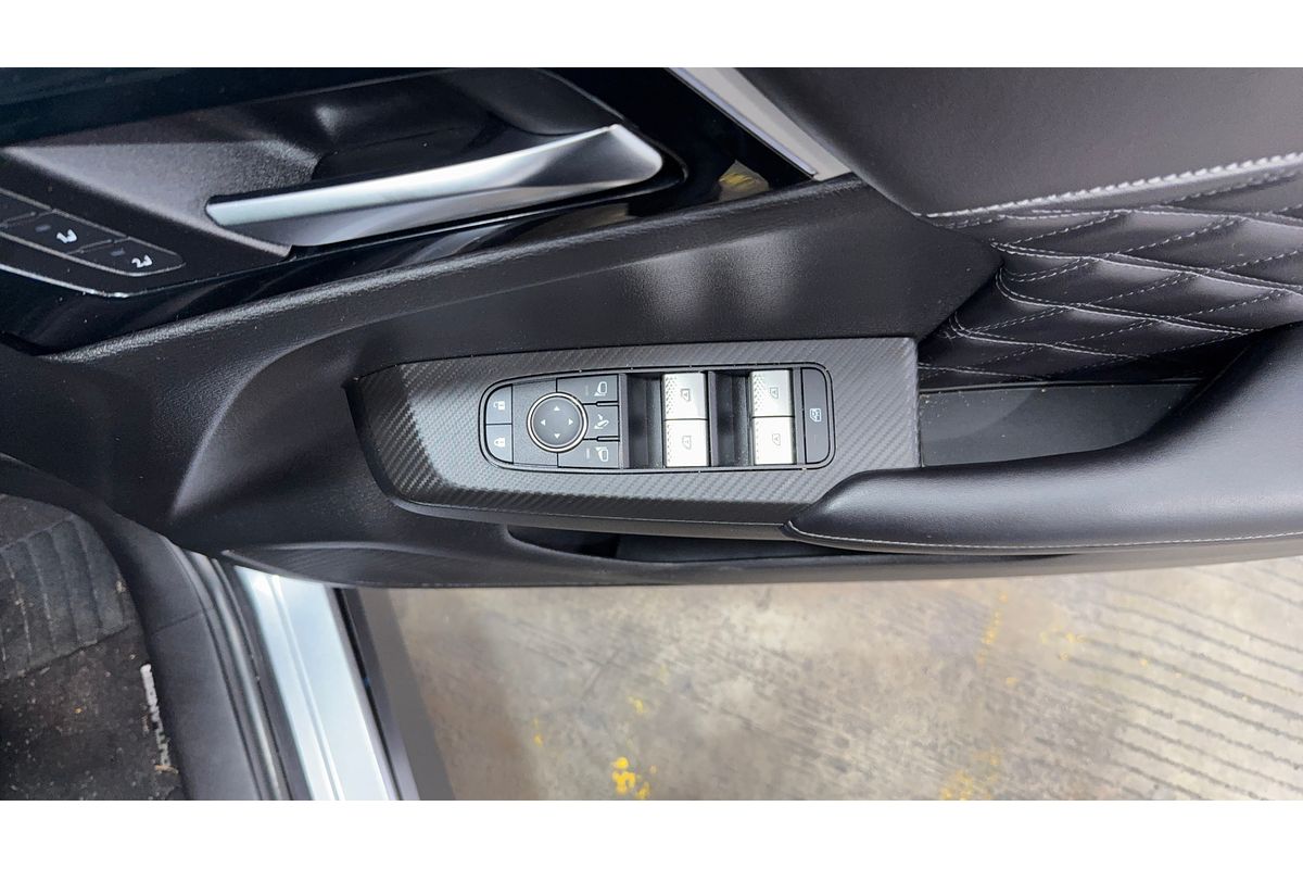2022 Mitsubishi Outlander Exceed ZM