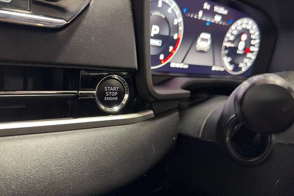 2022 Mitsubishi Outlander Exceed ZM