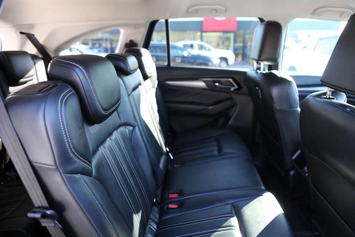 2022 Isuzu MU-X LS-T