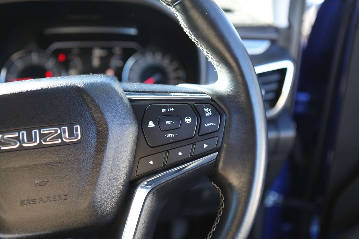 2022 Isuzu MU-X LS-T