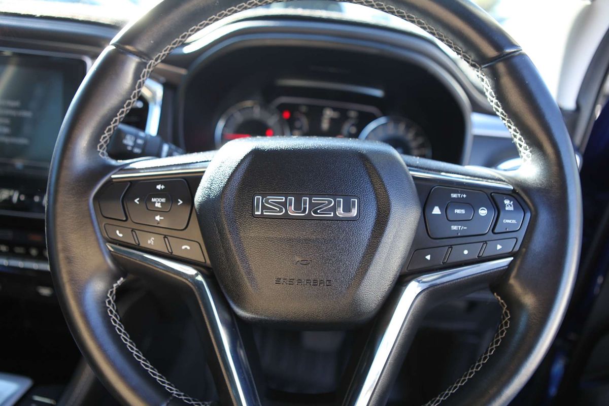 2022 Isuzu MU-X LS-T