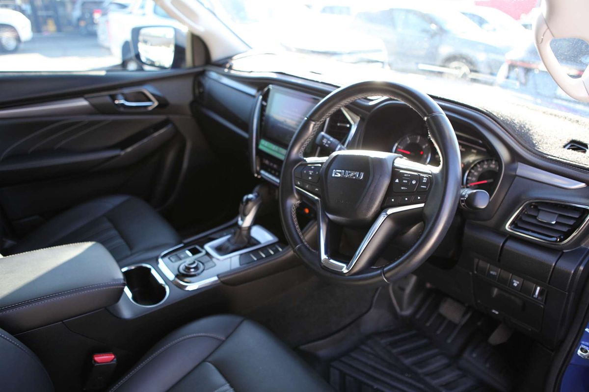 2022 Isuzu MU-X LS-T