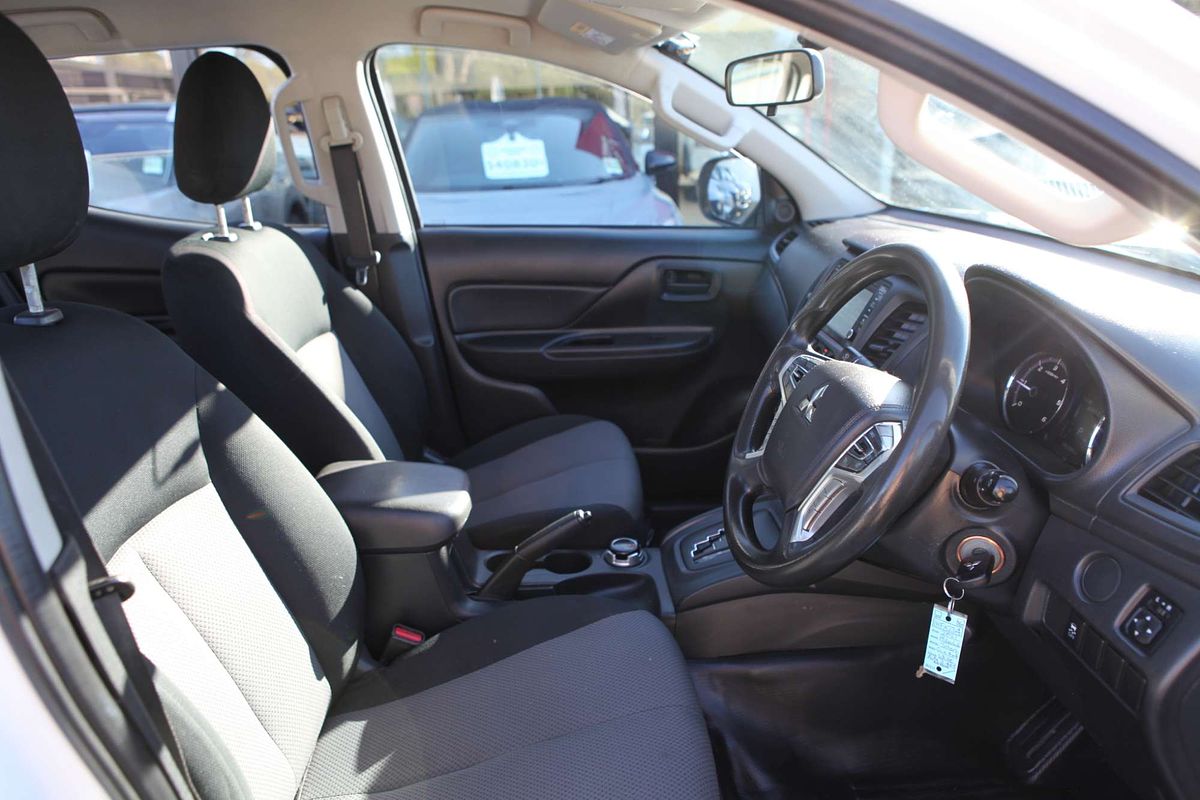 2021 Mitsubishi Triton GLX MR 4X4