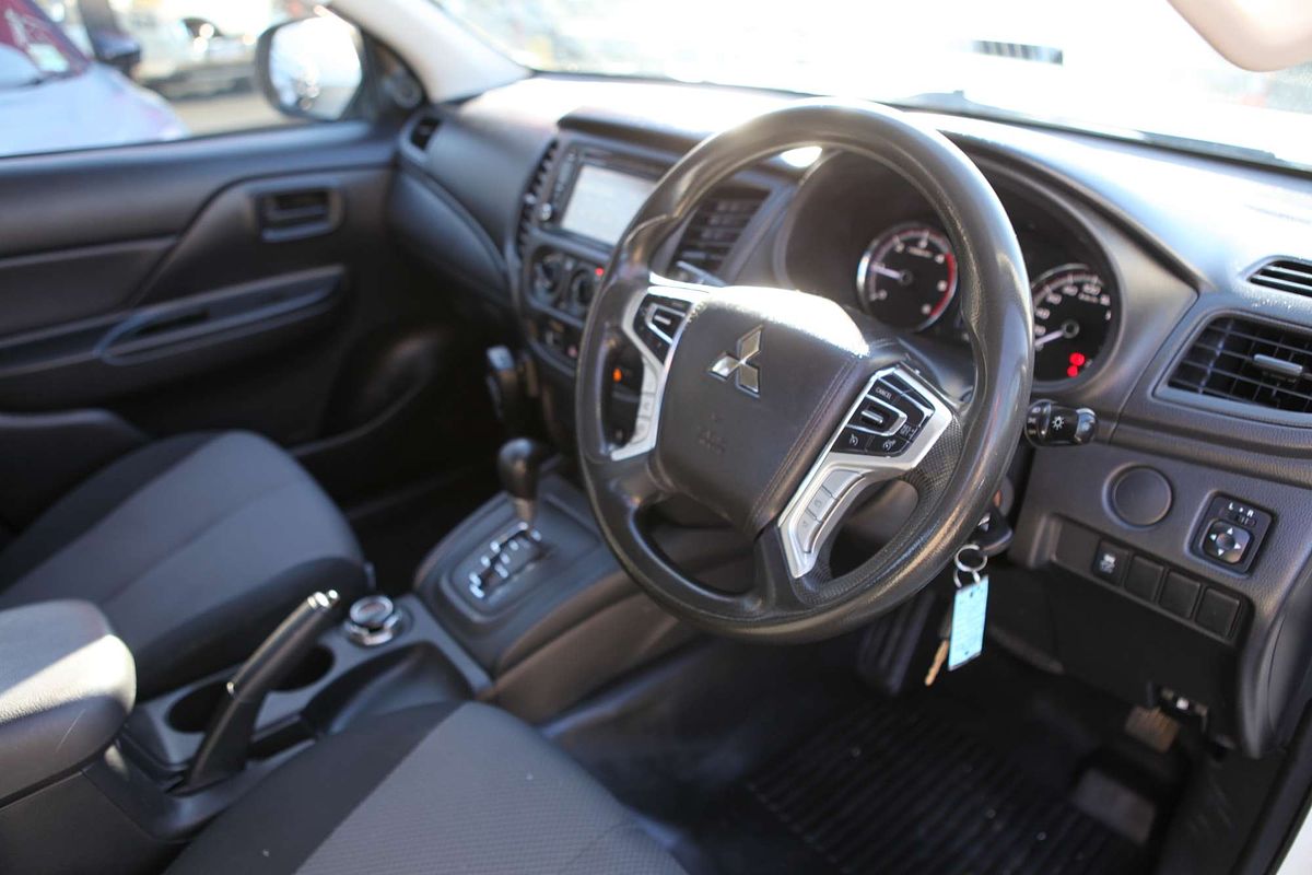 2021 Mitsubishi Triton GLX MR 4X4