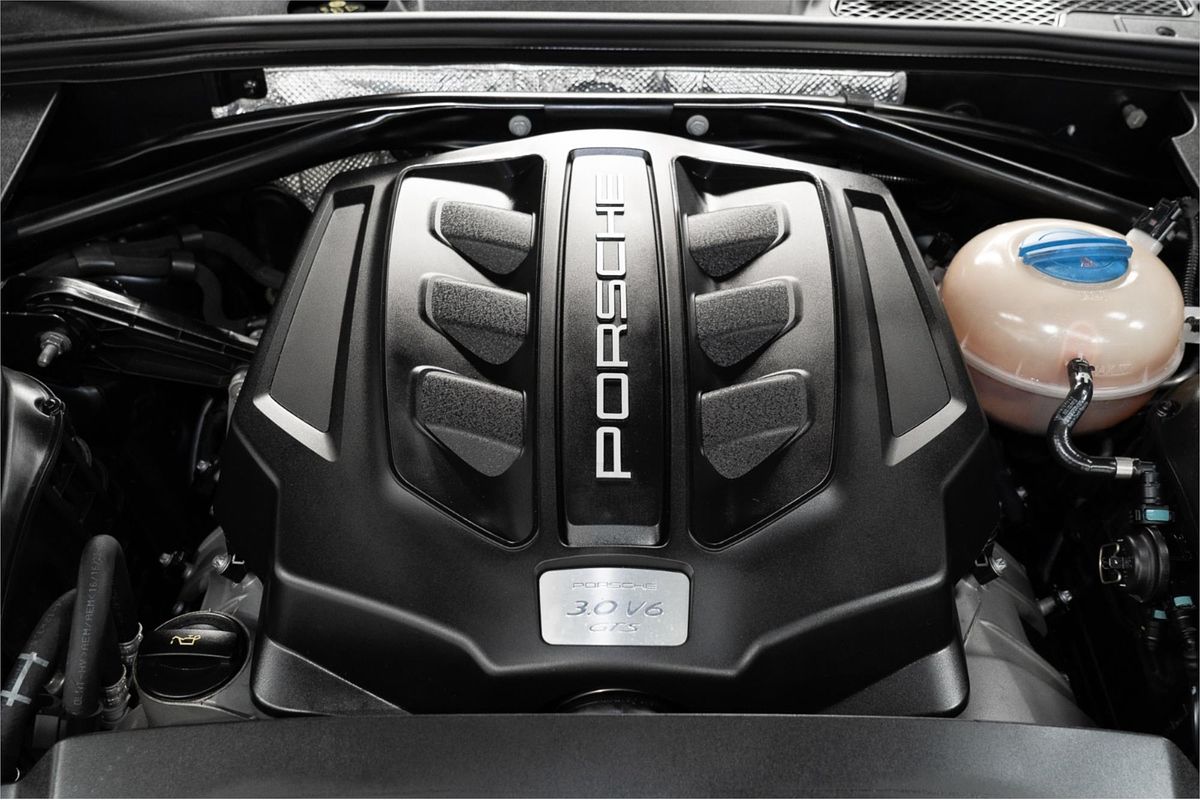 2016 Porsche Macan GTS 95B