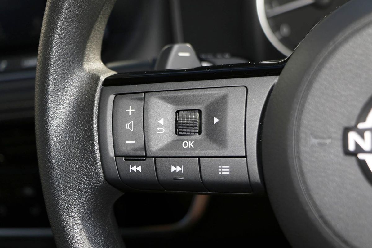 2025 Nissan X-TRAIL ST T33