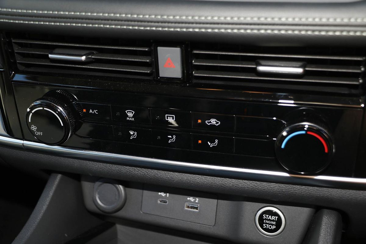 2025 Nissan X-TRAIL ST T33