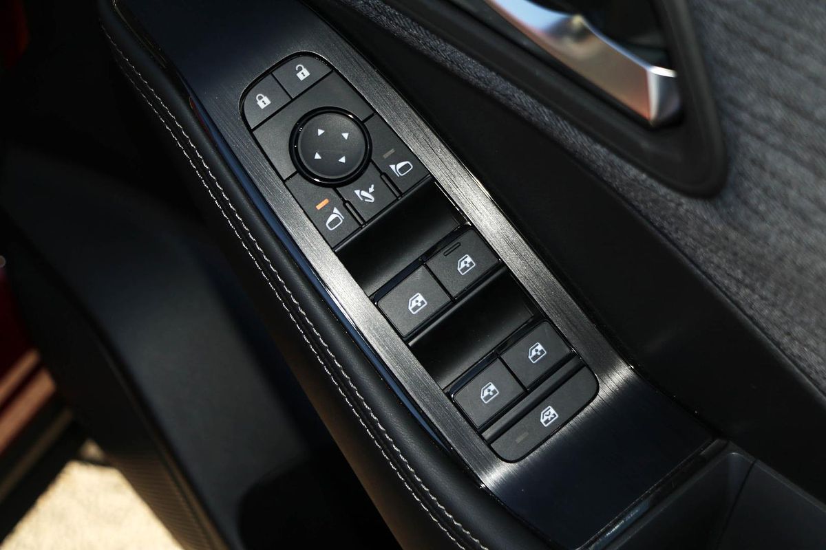 2025 Nissan X-TRAIL ST T33