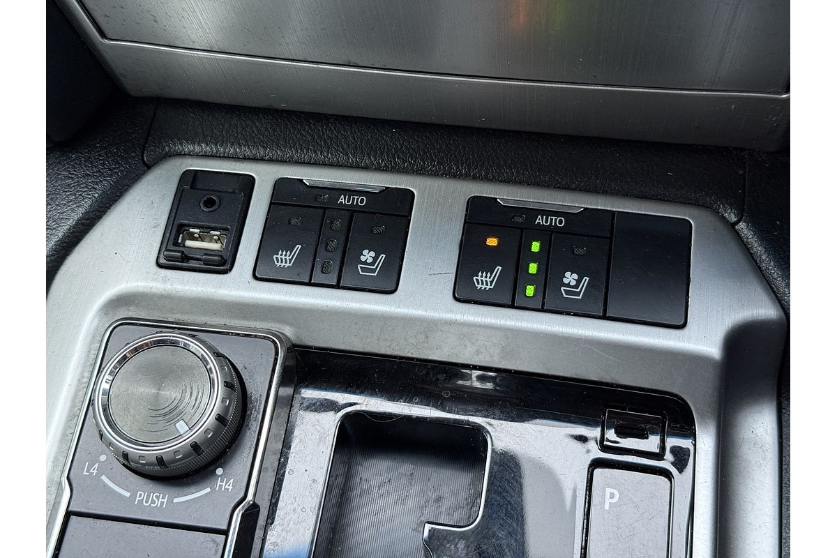 2017 Toyota Landcruiser Sahara VDJ200R