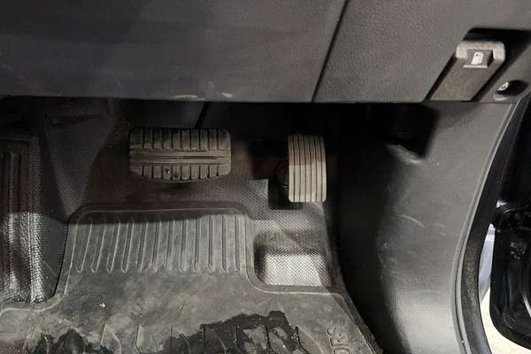 2020 Mitsubishi Triton GLX ADAS MR 4X4