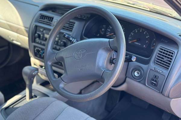 2002 Toyota Avalon Conquest MCX10R Mark II