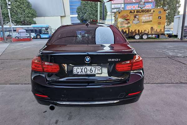 2014 BMW 3 Series 320i Luxury Line F30