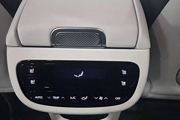 2025 Hyundai IONIQ 9 Calligraphy ME.V1