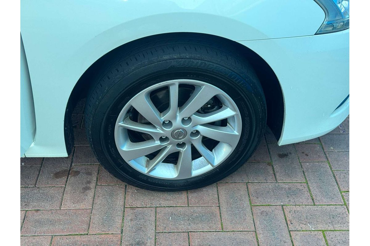 2013 Nissan Pulsar ST-L B17