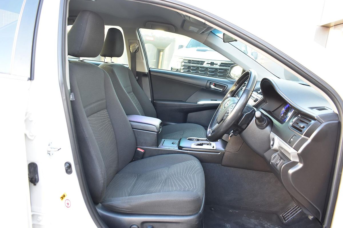 2017 Toyota Camry Atara S ASV50R