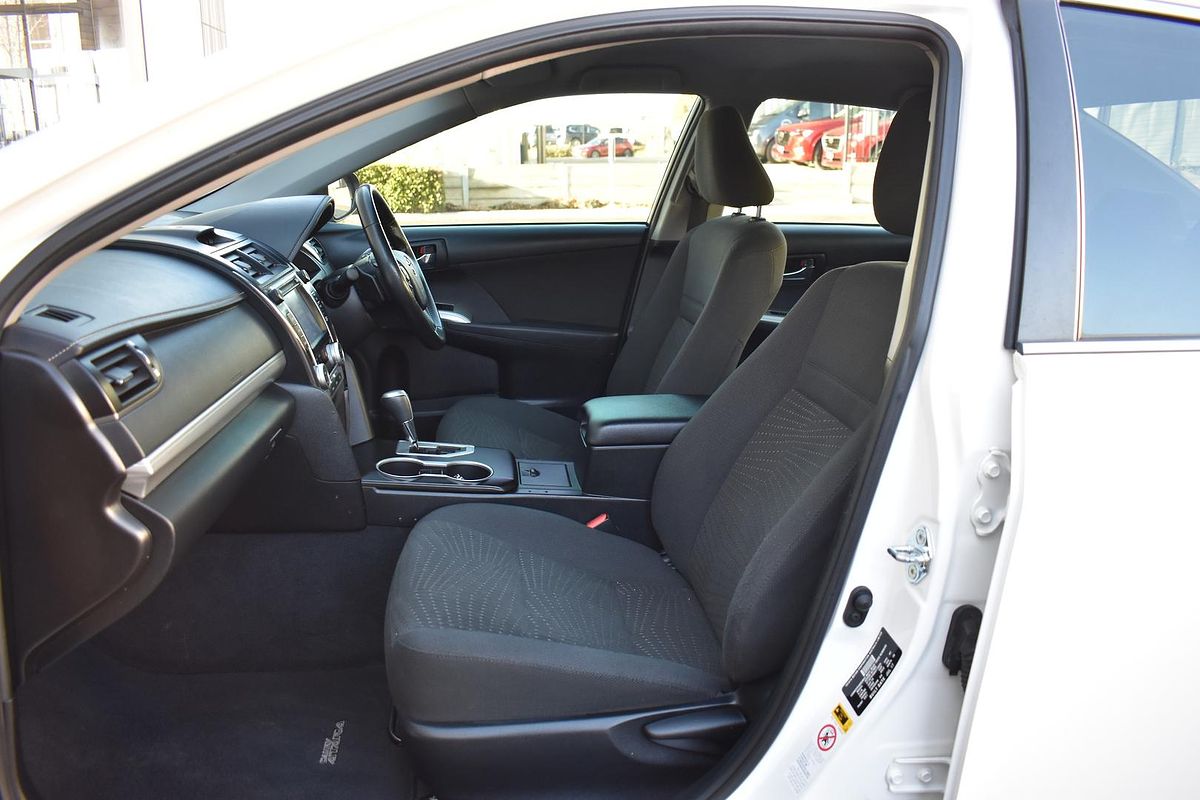 2017 Toyota Camry Atara S ASV50R