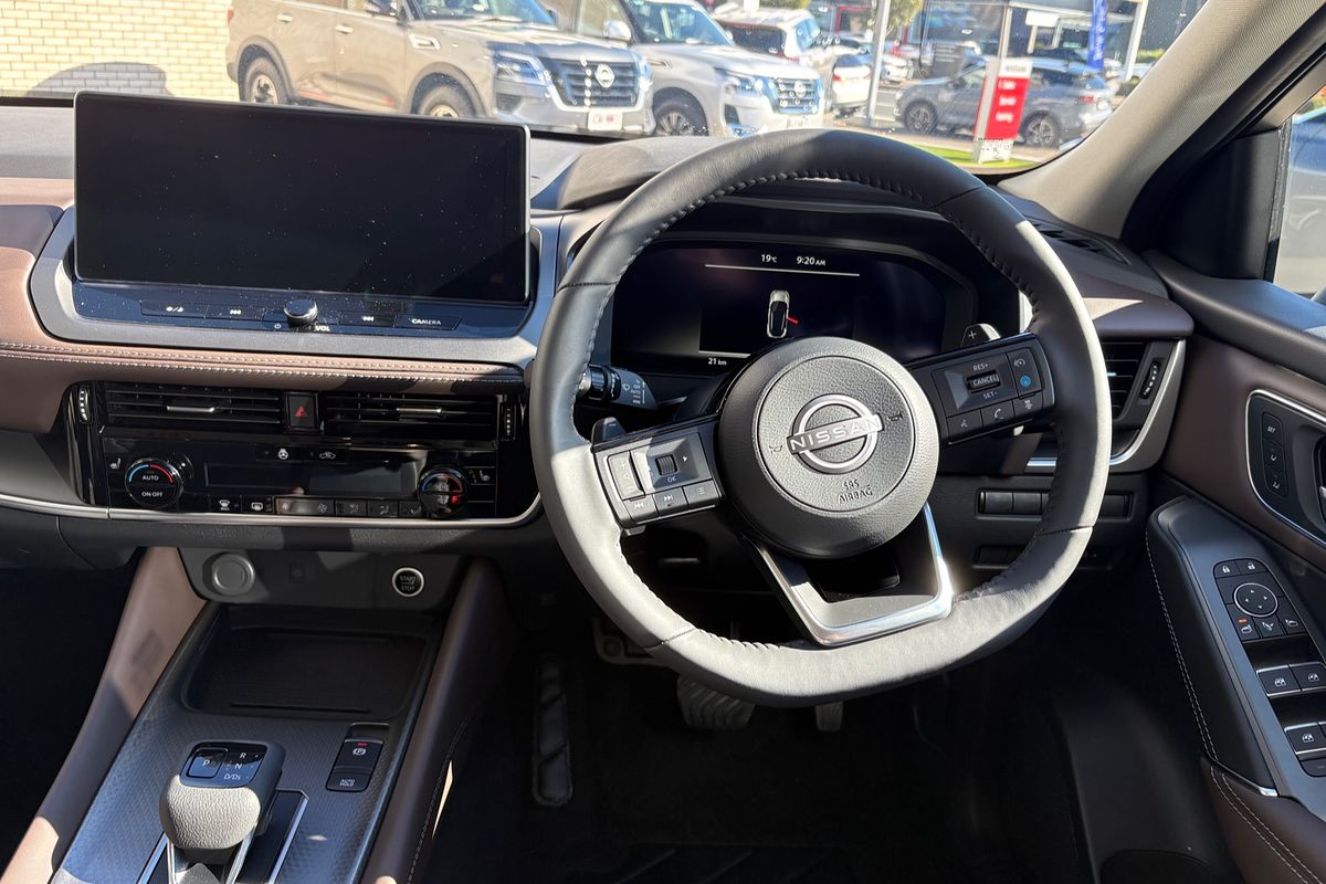 2025 Nissan QASHQAI Ti J12