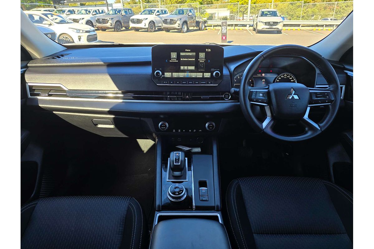 2023 Mitsubishi Outlander LS ZM