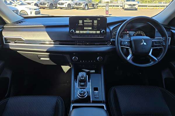 2023 Mitsubishi Outlander LS ZM