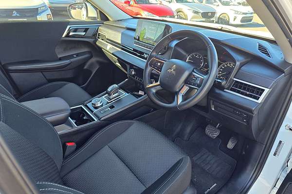 2023 Mitsubishi Outlander LS ZM