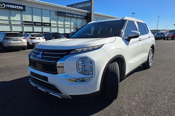 2023 Mitsubishi Outlander LS ZM
