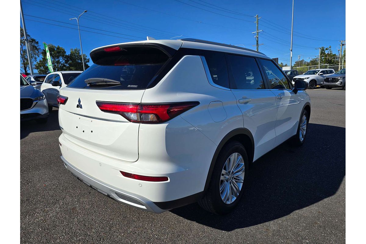 2023 Mitsubishi Outlander LS ZM