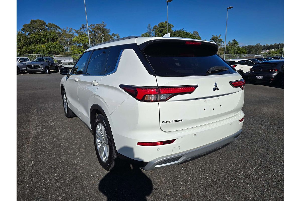 2023 Mitsubishi Outlander LS ZM