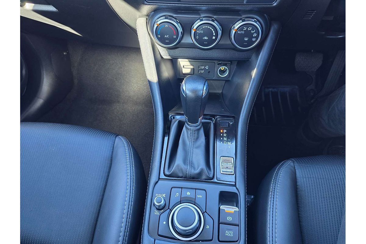 2023 Mazda CX-3 sTouring DK