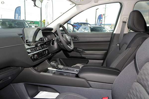 2024 Nissan Pathfinder ST-L R53