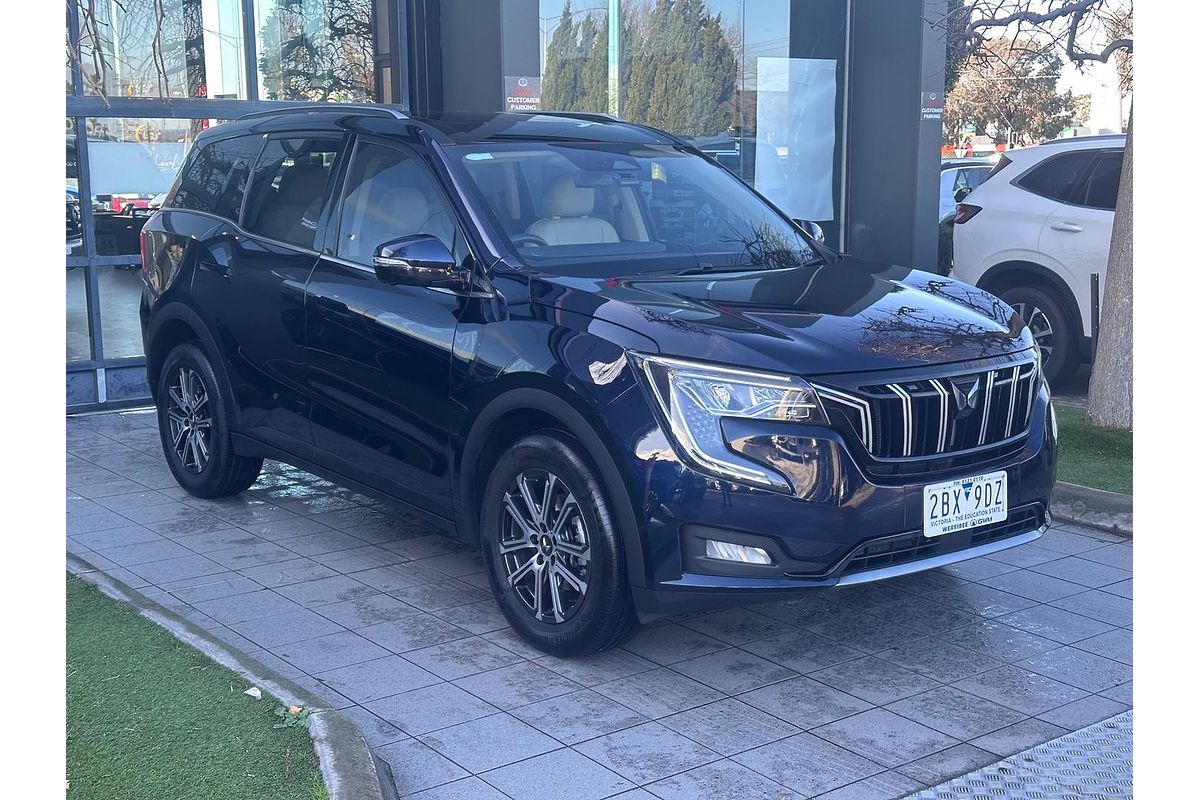 2024 Mahindra XUV700 AX7L