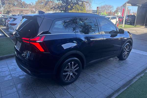 2024 Mahindra XUV700 AX7L