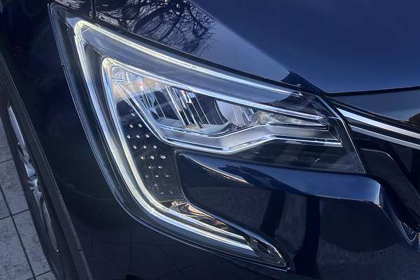 2024 Mahindra XUV700 AX7L
