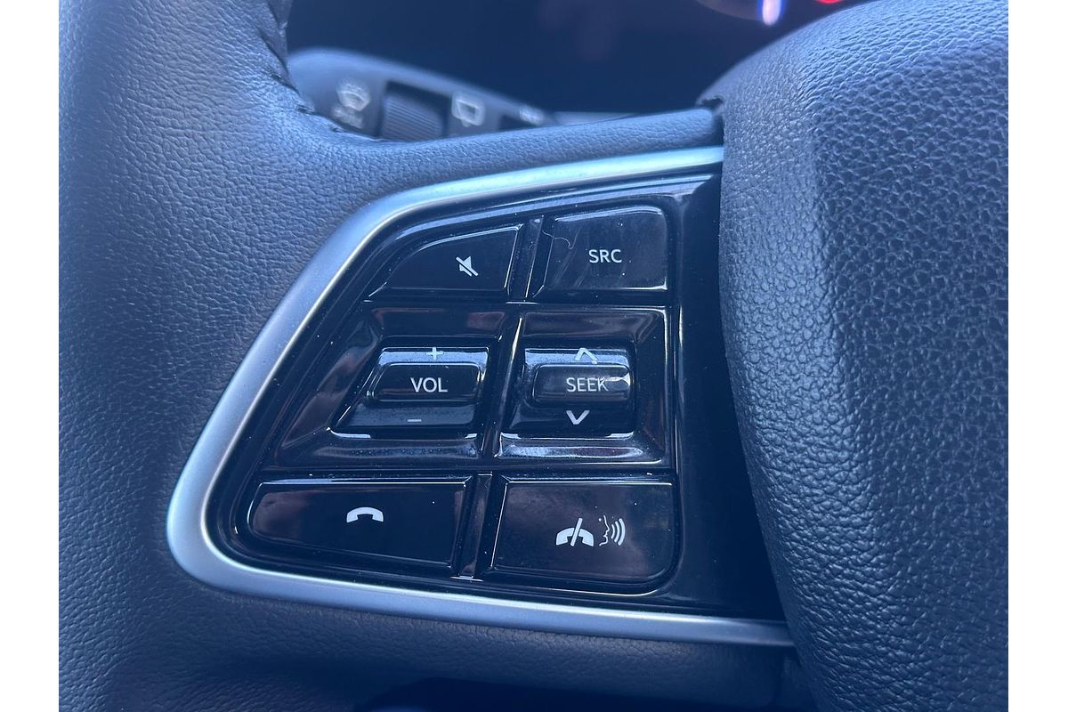 2024 Mahindra XUV700 AX7L