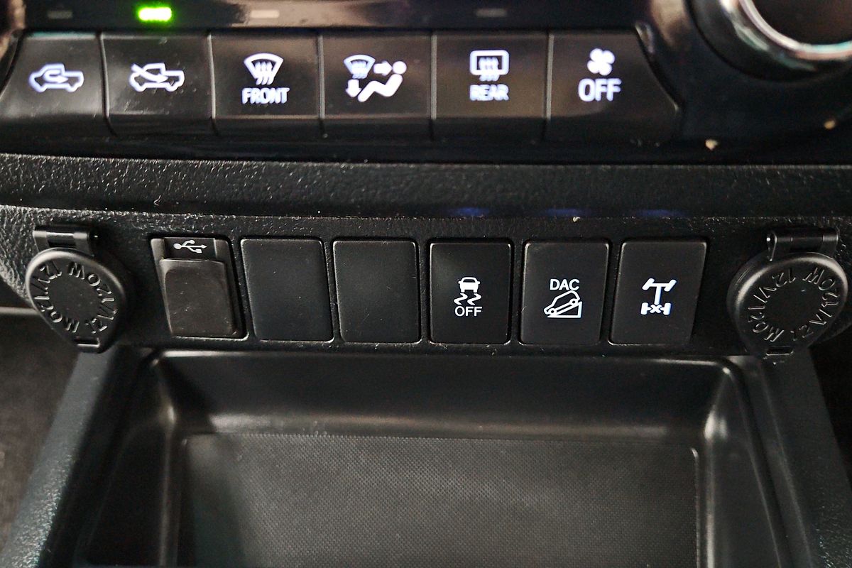 2016 Toyota Hilux SR5 GUN126R 4X4