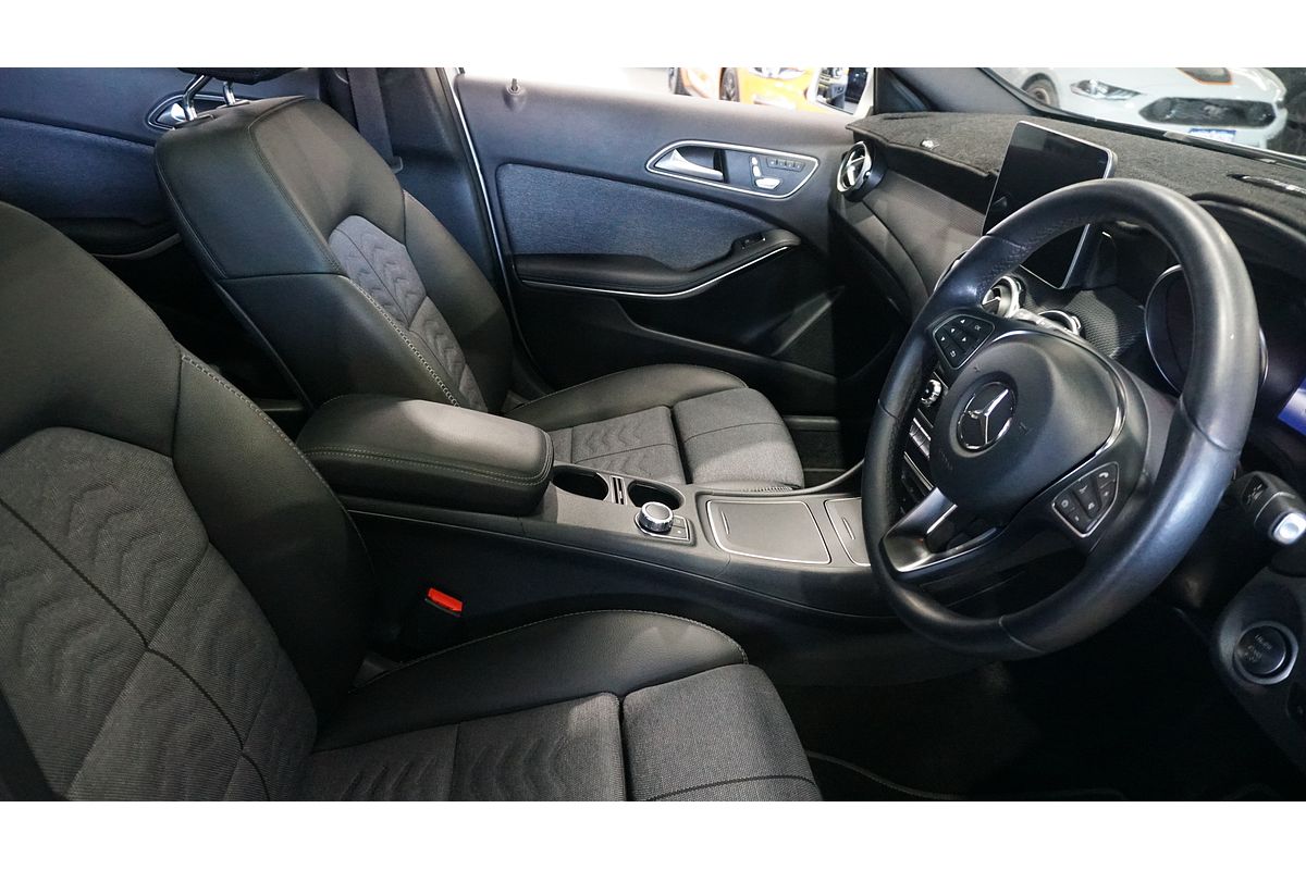 2019 Mercedes-Benz GLA-Class GLA180 Urban Edition X156
