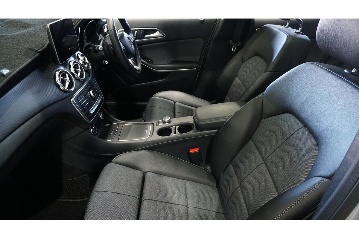 2019 Mercedes-Benz GLA-Class GLA180 Urban Edition X156
