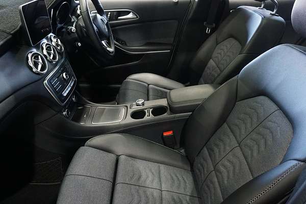 2019 Mercedes-Benz GLA-Class GLA180 Urban Edition X156