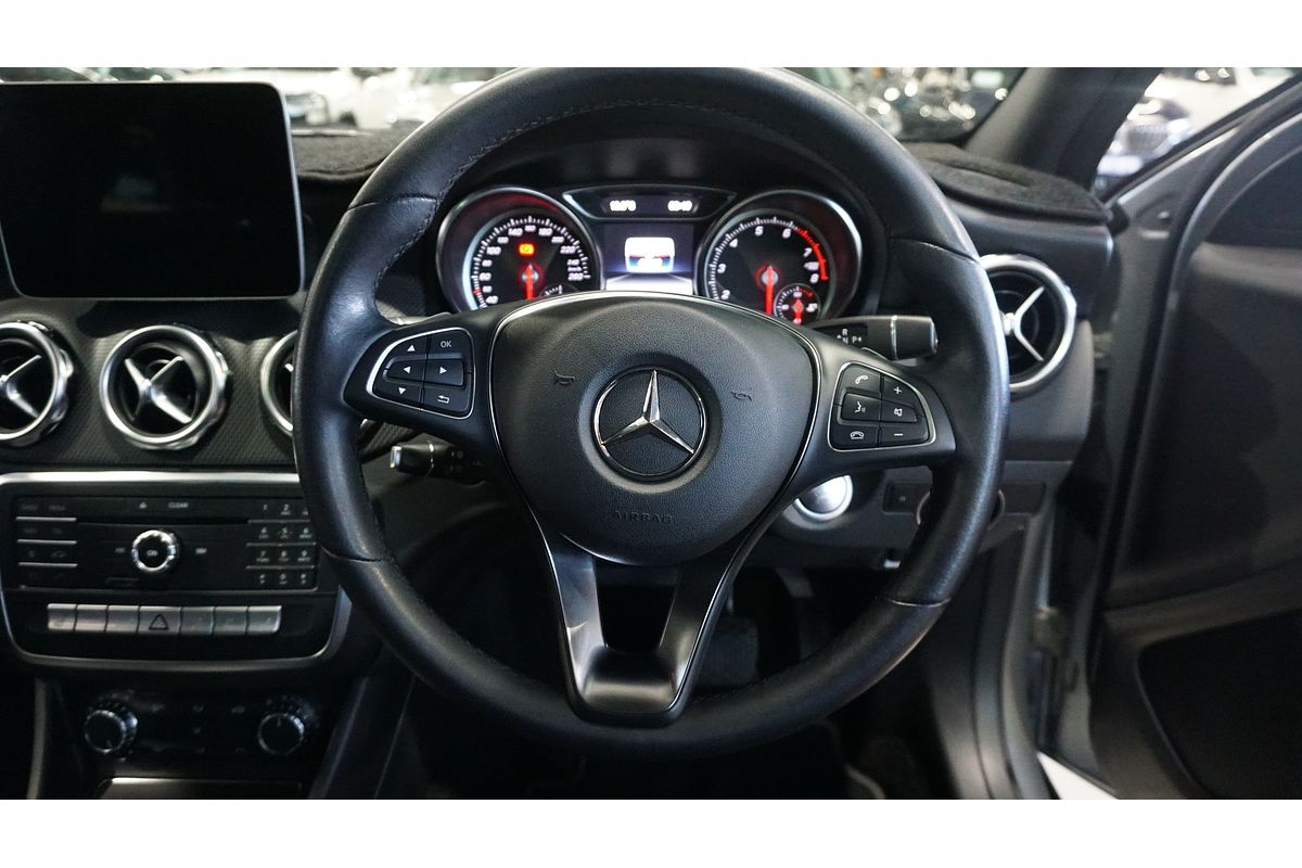 2019 Mercedes-Benz GLA-Class GLA180 Urban Edition X156