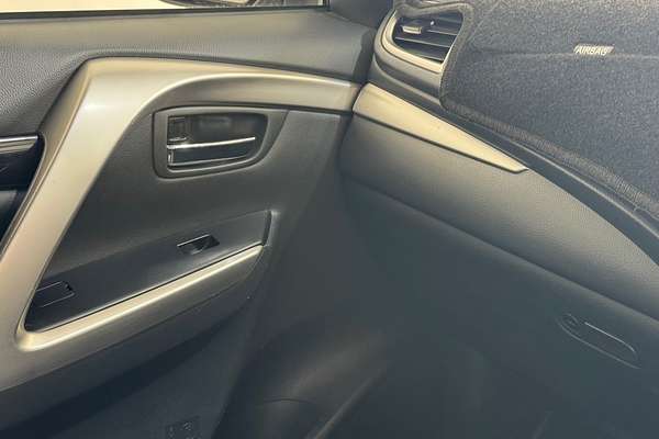 2016 Mitsubishi Pajero Sport GLS QE