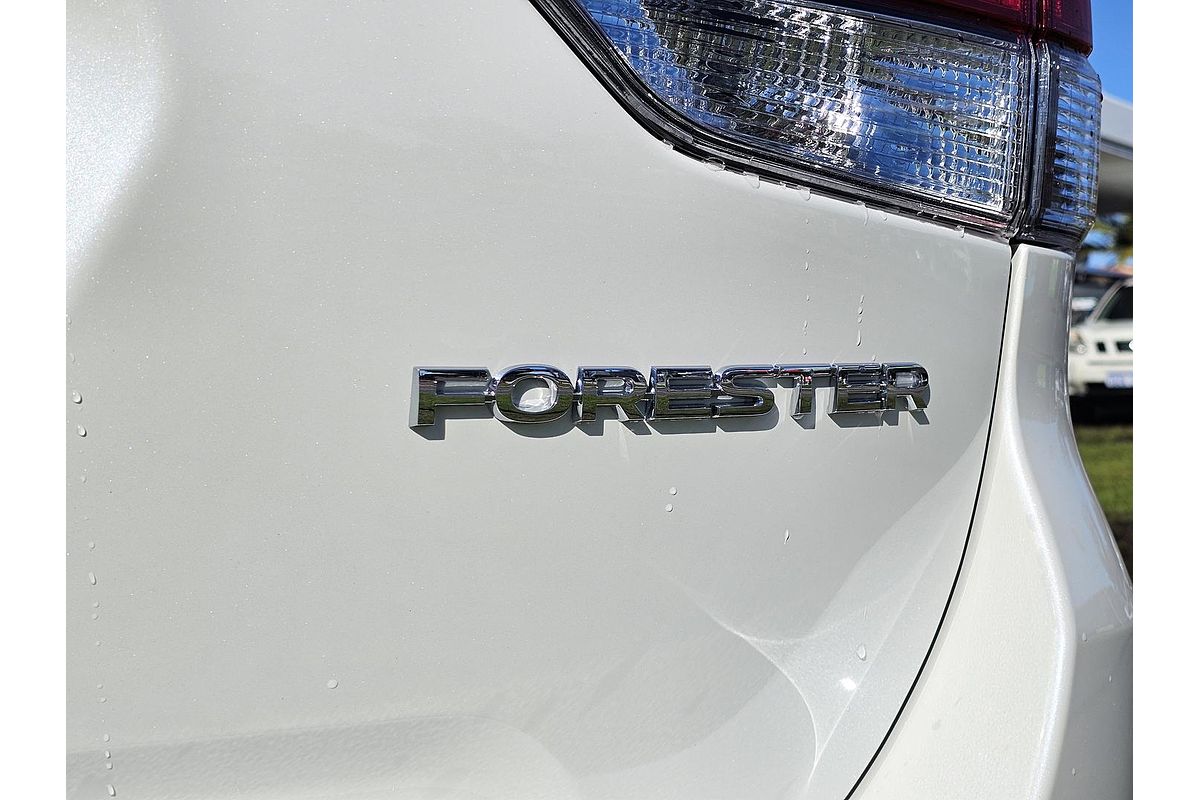 2025 Subaru Forester 2.5i Luxury Special Edition S5