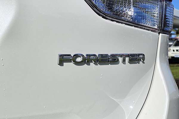 2025 Subaru Forester 2.5i Luxury Special Edition S5