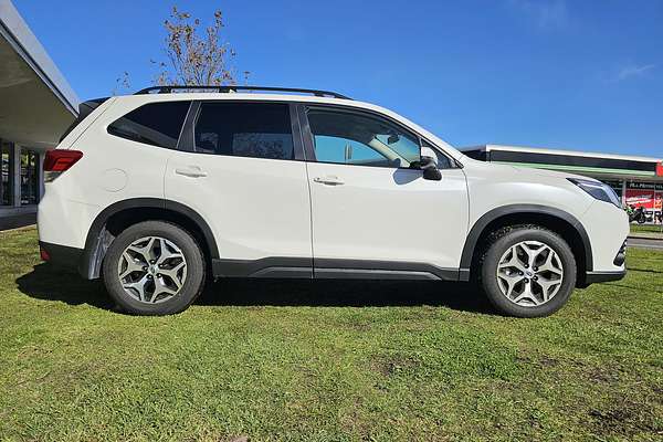 2025 Subaru Forester 2.5i Luxury Special Edition S5