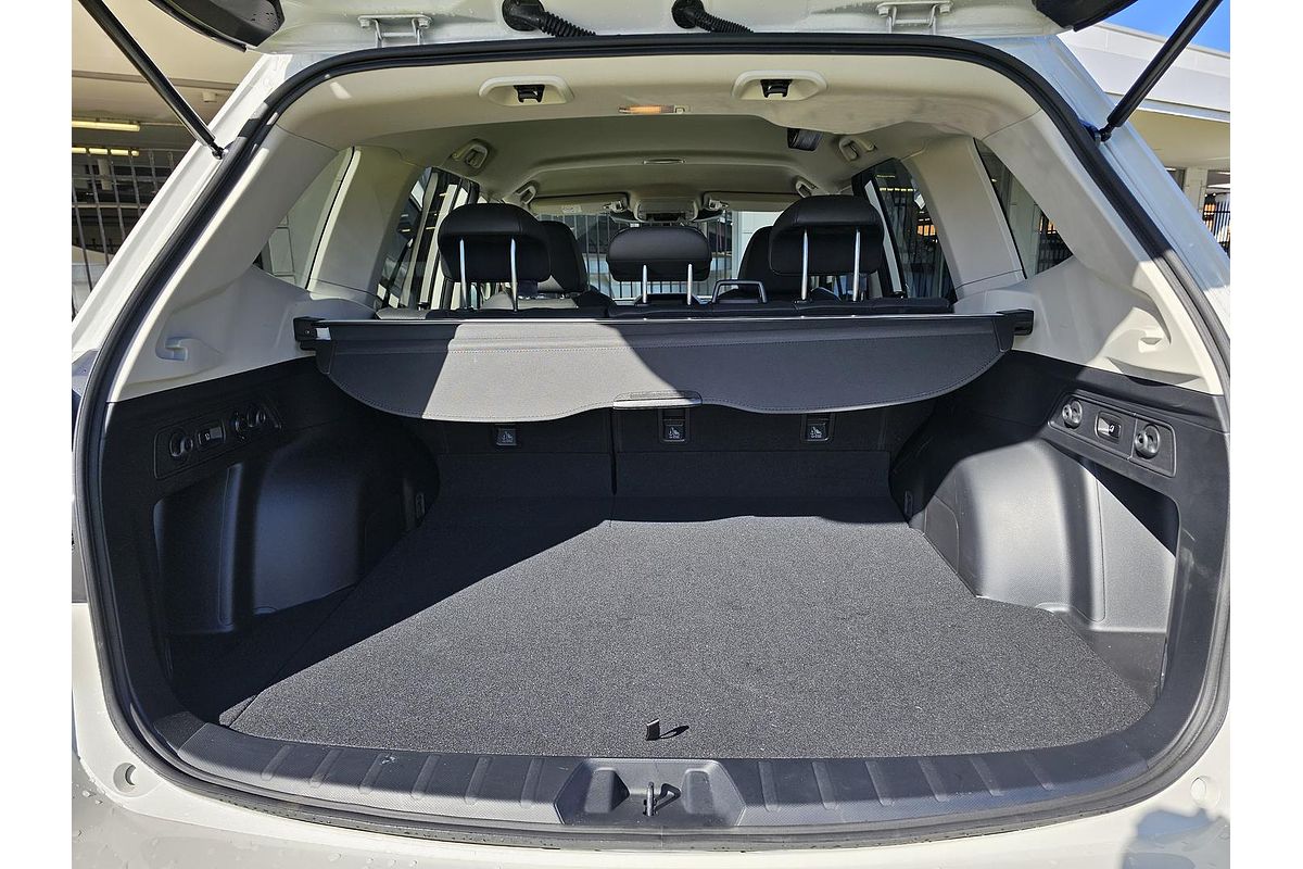 2025 Subaru Forester 2.5i Luxury Special Edition S5