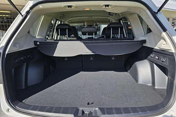 2025 Subaru Forester 2.5i Luxury Special Edition S5