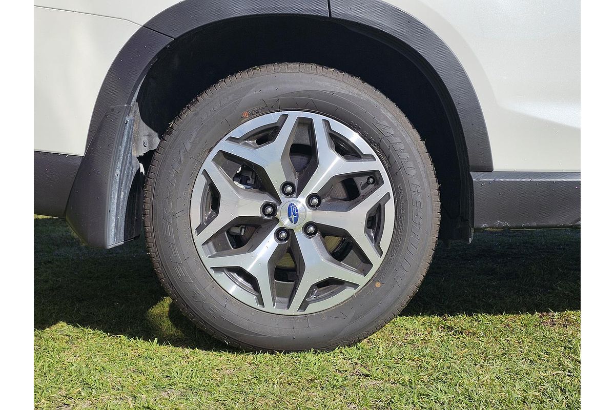 2025 Subaru Forester 2.5i Luxury Special Edition S5