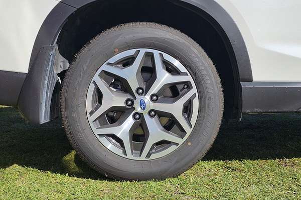 2025 Subaru Forester 2.5i Luxury Special Edition S5