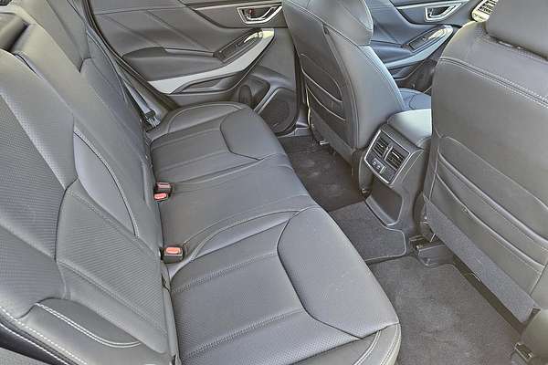 2025 Subaru Forester 2.5i Luxury Special Edition S5